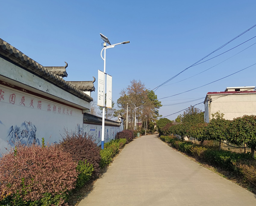 维修好的路灯.jpg