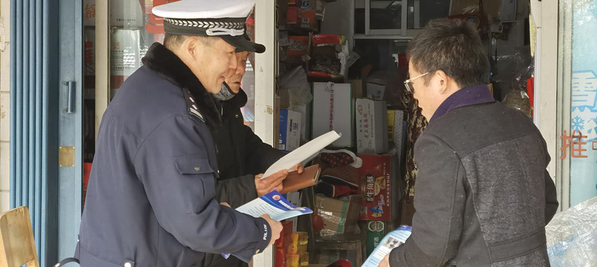 市公安局交警大队：多措并举 助力春运保平安2.jpg