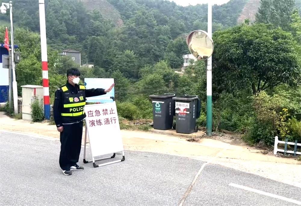 3实施交通管制.jpg