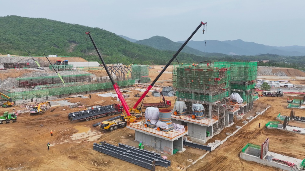 图为桐城枫香岭矿山项目建设现场.jpg